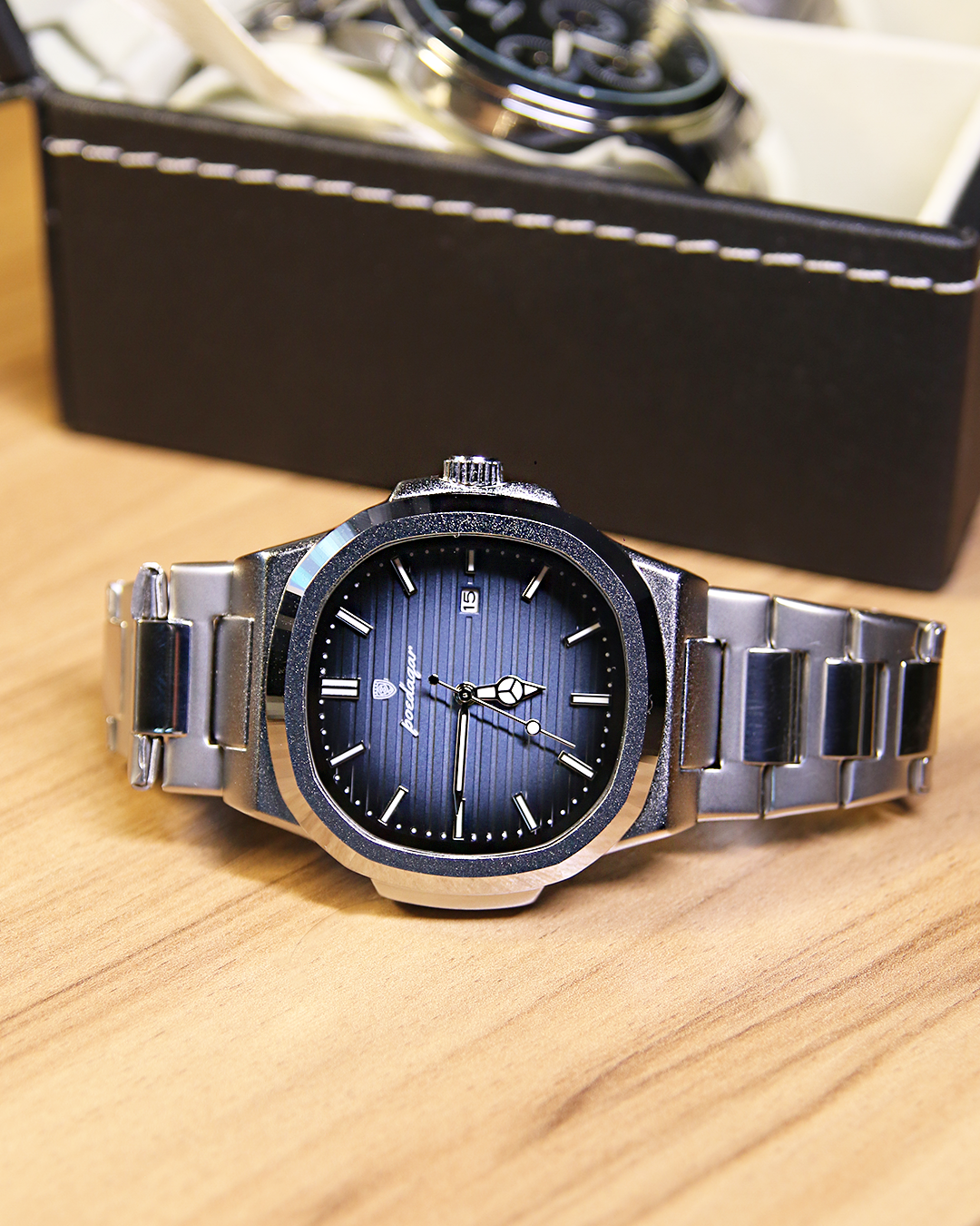 Relógio Poedagar Deluxe Edition®